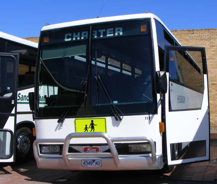 Sandringham Hino RG197K Autobus 113